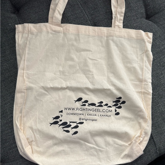 Fighting Eel Cream Tote Bag. New w/o tags. - Picture 1 of 2